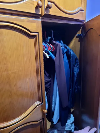 Armario de madera