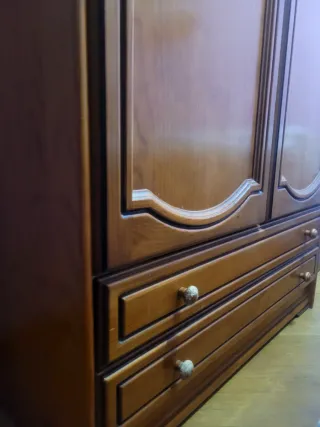 Armario de madera
