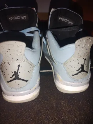 Jordan 4 UNC Azul Gris