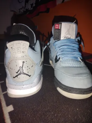 Jordan 4 UNC Azul Gris