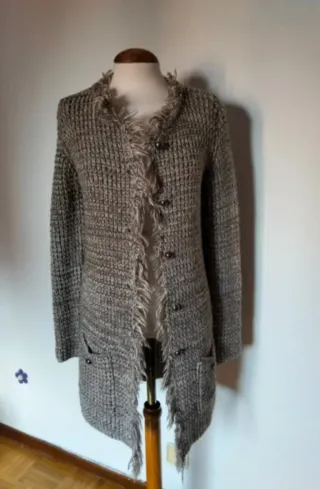 Chaqueta larga punto beige estilo Chanel