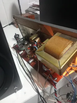 Amplificador de 2 válvulas PCL86 pentodo + triodo