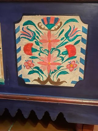 Baúl antiguo arte popular .