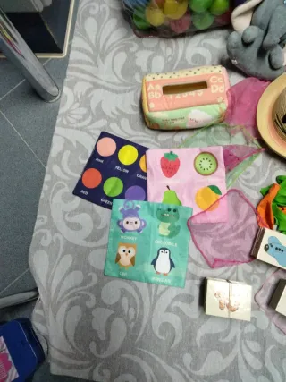 Lote Juguetes Bebé Peluche Bolas Sombrero