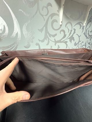 Maletín de piel marrón