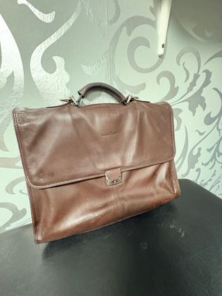 Maletín de piel marrón