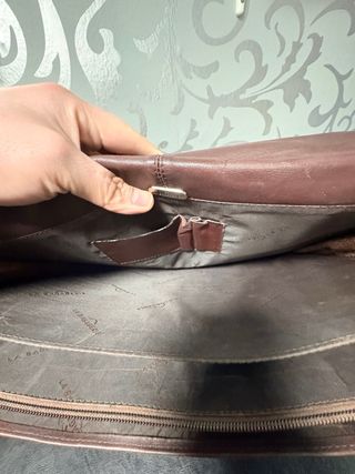 Maletín de piel marrón
