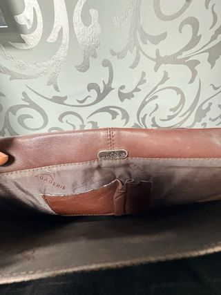 Maletín de piel marrón