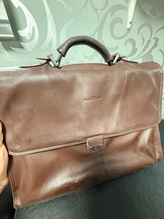 Maletín de piel marrón