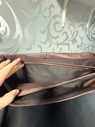 Maletín de piel marrón