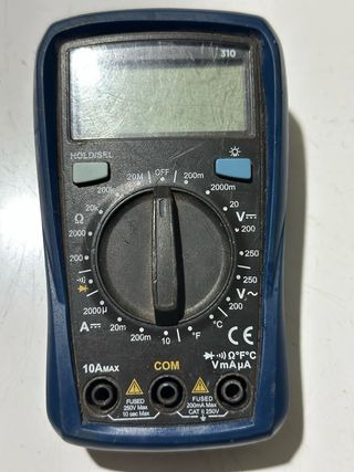 Multímetro Digital con Puntas