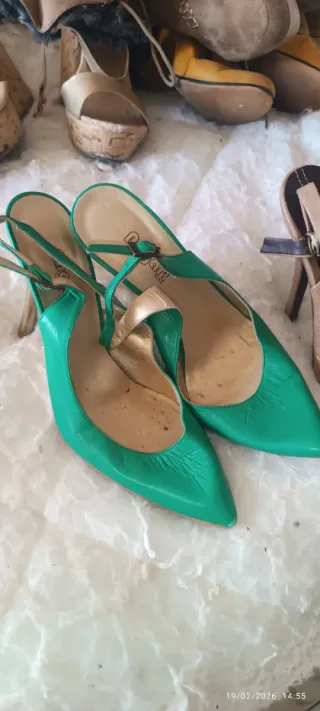 Sandalias doradas tacón alto