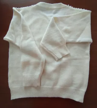 Maglione bianco con perle e strass