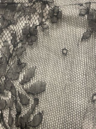 Mantilla antigua de encaje negro