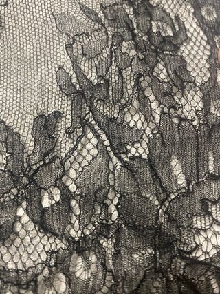 Mantilla antigua de encaje negro