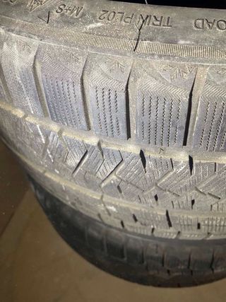 Neumático 275/35R20