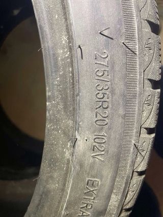 Neumático 275/35R20