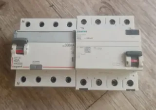 2 unidades 30€ Interruptor Diferencial  o 20€uni