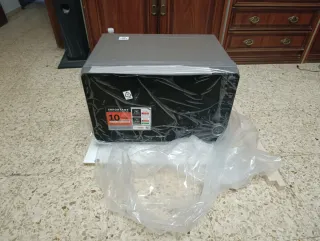 Microondas Whirlpool no ha sido tocado.