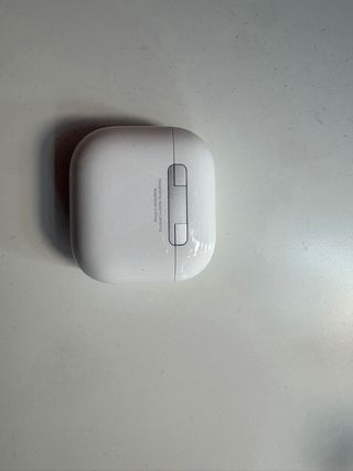 AirPods 4 con cancelación de ruido