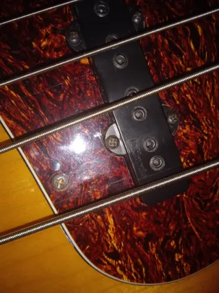 Bajo Squier Jazz Bass Classic Vibe 60s Zurdo