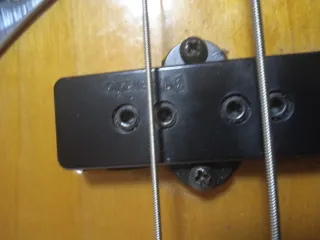 Bajo Squier Jazz Bass Classic Vibe 60s Zurdo