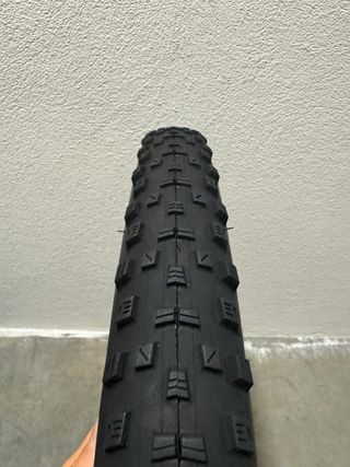 Cubierta Maxxis Forekaster 29x2.35