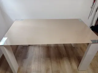 Mesa de diseño cristal.