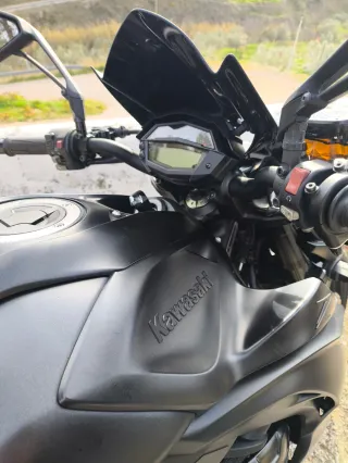 KAWASAKI - Z1000 - BLACK EDITION - IMPECABLE