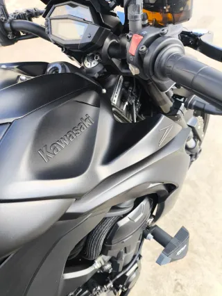 KAWASAKI - Z1000 - BLACK EDITION - IMPECABLE