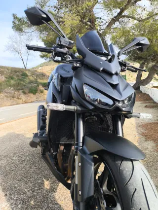 KAWASAKI - Z1000 - BLACK EDITION - IMPECABLE