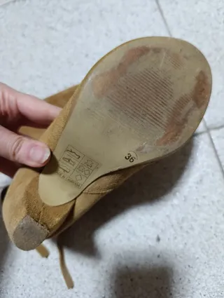 Stivaletti donna scamosciati con tacco