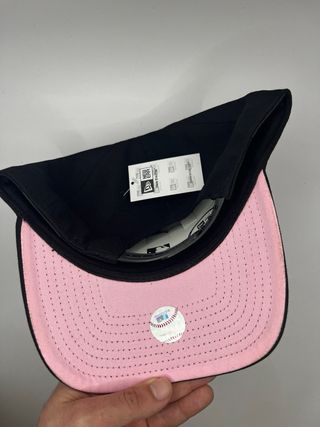 Gorra New Era 9Forty A Frame Negra y Rosa