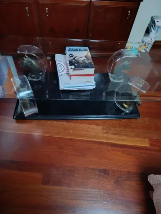 Mesita de cristal y metacrilato