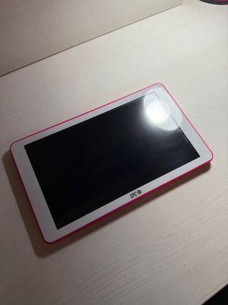 Tablet SPC rosa y blanca