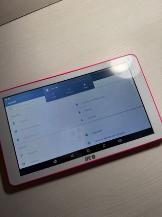 Tablet SPC rosa y blanca