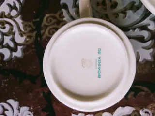 Juego de té de porcelana blanca
