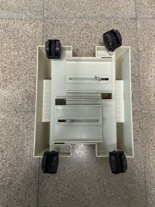 Base ajustable con ruedas ordenador PC sobremesa