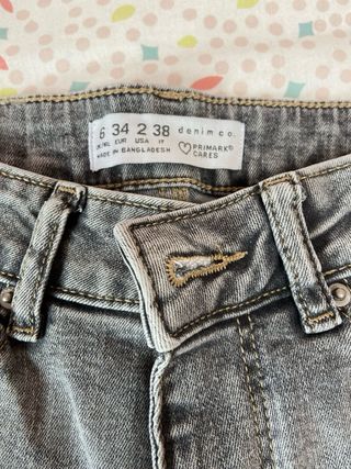 Pantalón vaquero gris elástico T: 34. Un solo uso