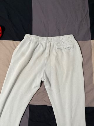 Pantalón Nike Gris Básico