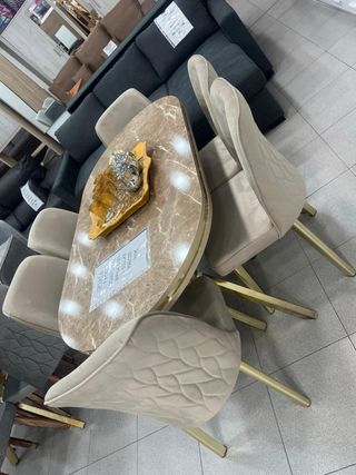 Mesa Comedor Ovalada y 6 Sillas