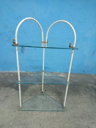Estantería de cristal y metal
