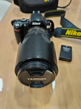 Cámara Nikon D40x + Objetivo 70-300mm + Accesorios