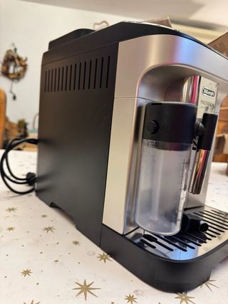 Cafetera DeLonghi Magnifica Evo
