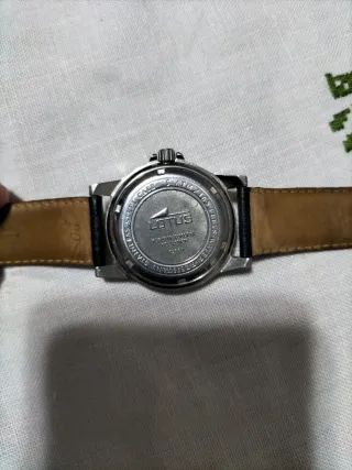 Reloj Lotus Hombre Sumergible 5 ATM