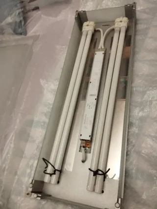 Lámpara de techo Xitec cristal y metal