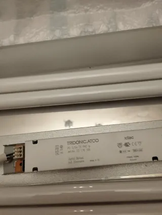 Lámpara de techo Xitec cristal y metal