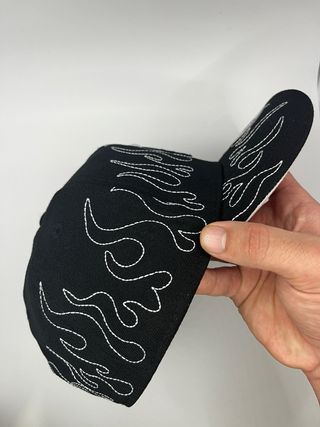 gorra es una New Era Anaheim Angels Flames 9FORTY