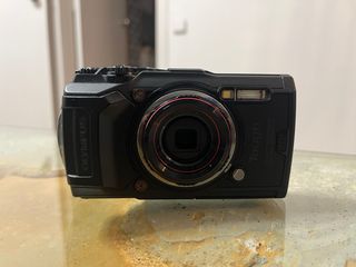 Camara Olympus Tg6 con carcasa buceo.