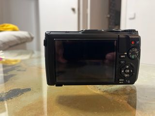 Camara Olympus Tg6 con carcasa buceo.